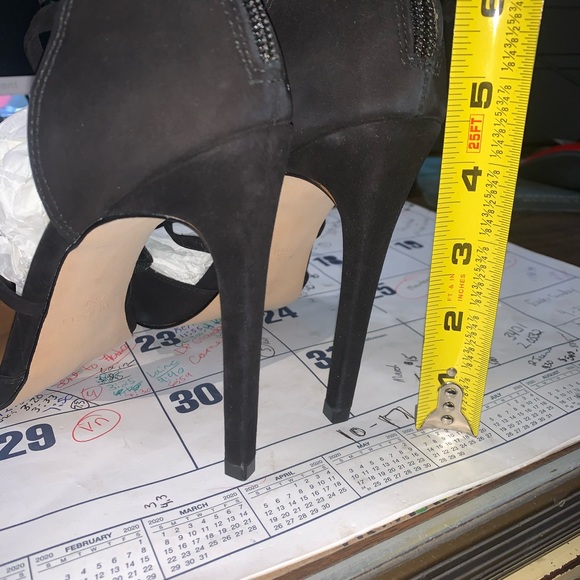 Steve Madden Heels ๐ ๐ - Picture 3 of 6